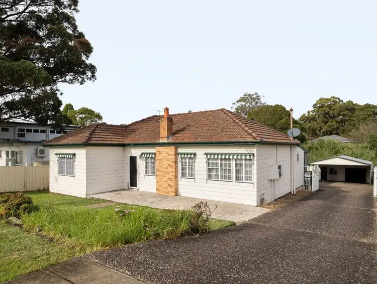 1 Amy Road, Peakhurst NSW 2210