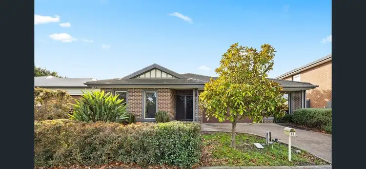 10 Mountainview Boulevard, Cranbourne North VIC 3977