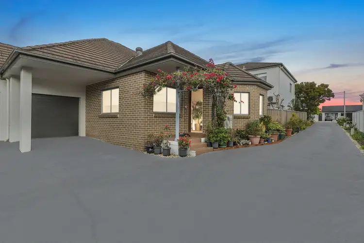 3/127 Old Kent Road, Greenacre NSW 2190