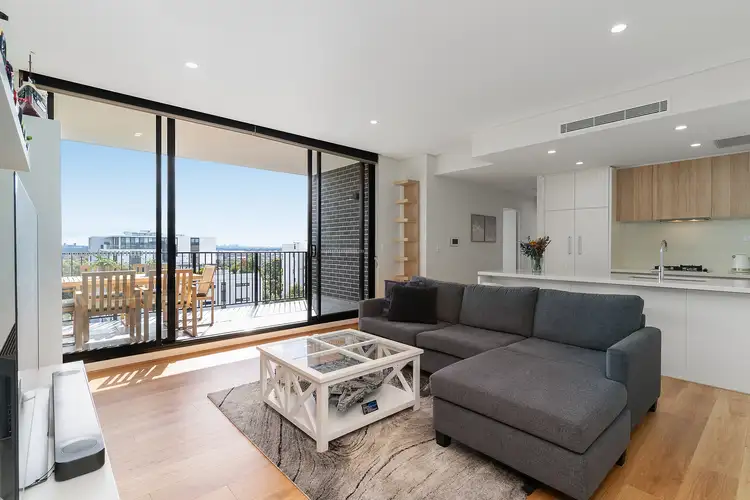 705/3 Pinnacle Street