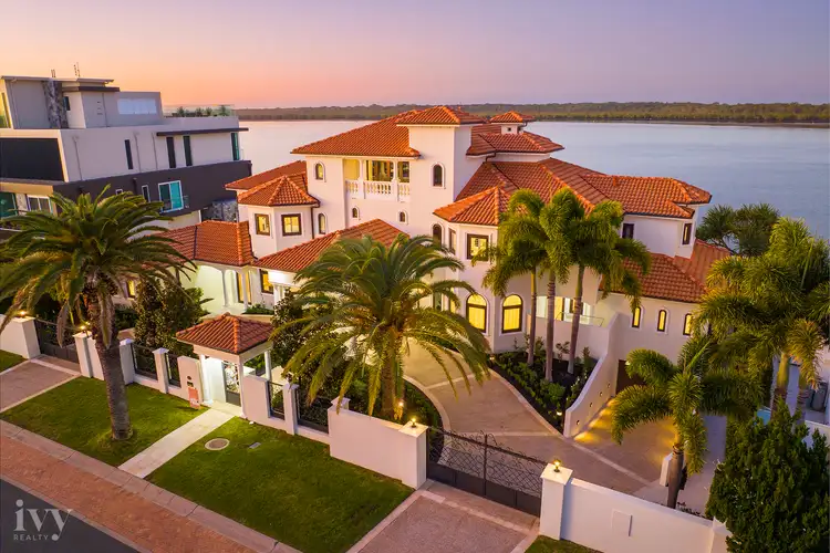 50-52 Knightsbridge Parade East