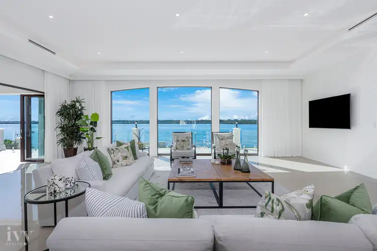 50 Knightsbridge Parade East, Sovereign Islands QLD 4216