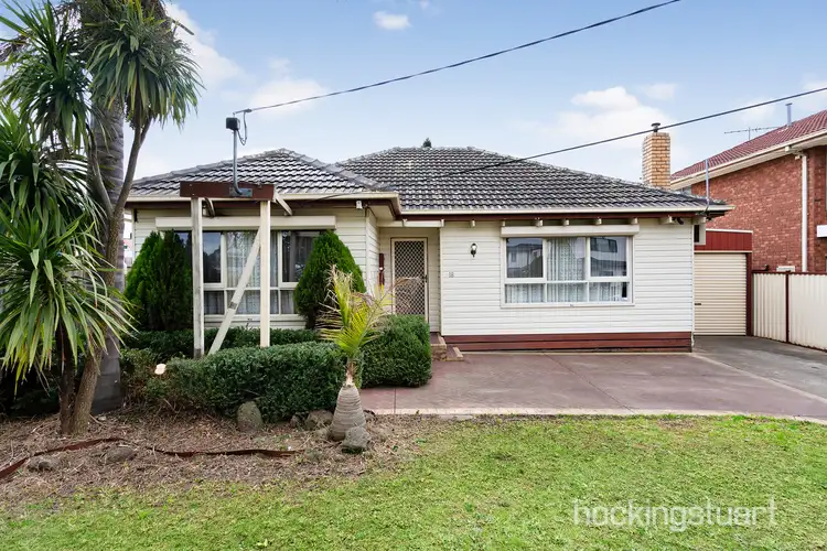 18 Hood Crescent, Fawkner VIC 3060