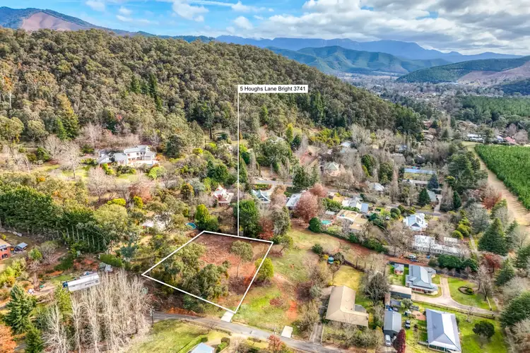 5 Houghs Lane, Bright VIC 3741