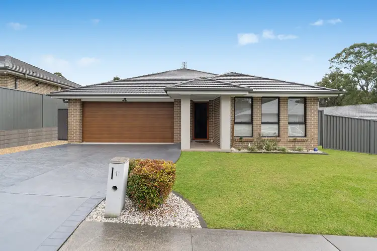 11 Blue Gum Place, Tahmoor NSW 2573