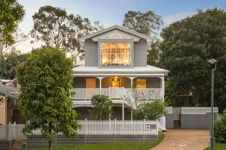 20 Parkway Place, Kenmore QLD 4069