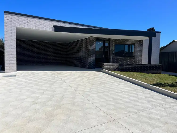 1 Kenarf Close, Kingswood NSW 2747