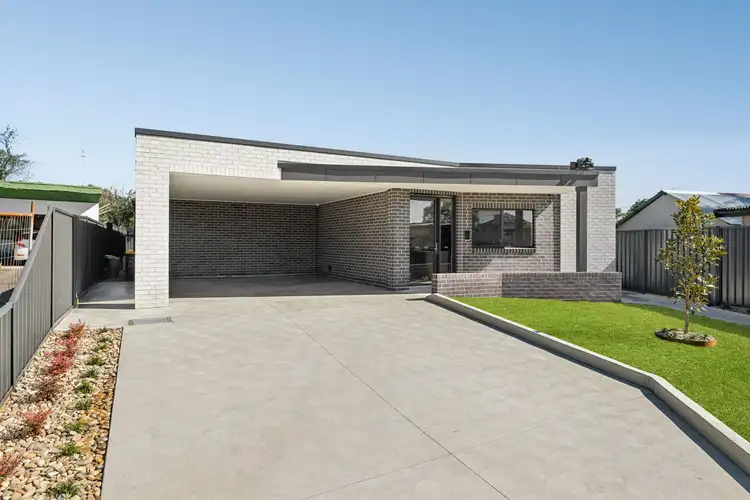 1 Kenarf Close, Kingswood NSW 2747