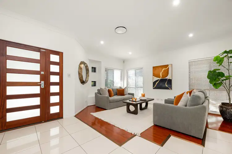 8 Lophostemon Place, Seventeen Mile Rocks QLD 4073