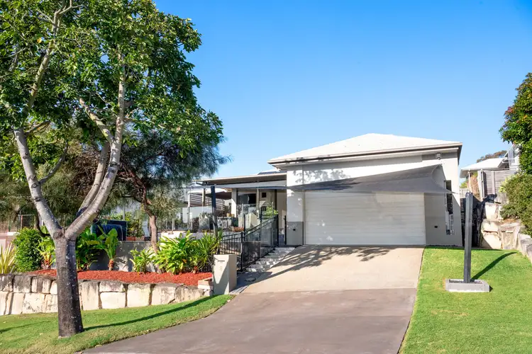 8 Lophostemon Place, Seventeen Mile Rocks QLD 4073