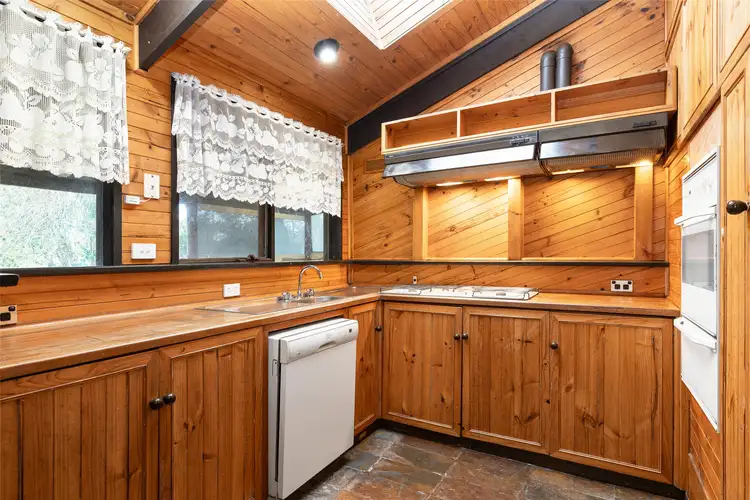 Fifth view of Homely house listing, 2 Lowan Court, Frankston VIC 3199