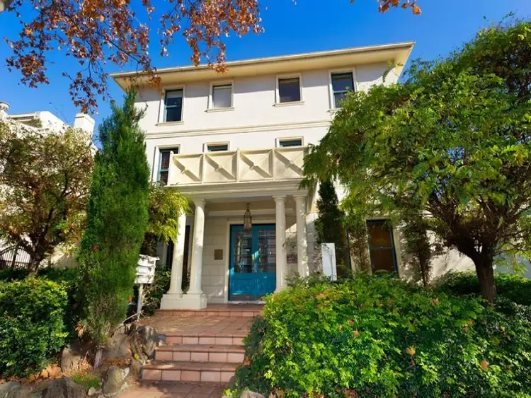 2/15 Acland Street, St Kilda VIC 3182