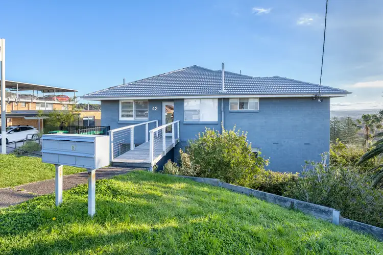 2/42 Lemnos Parade, The Hill NSW 2300