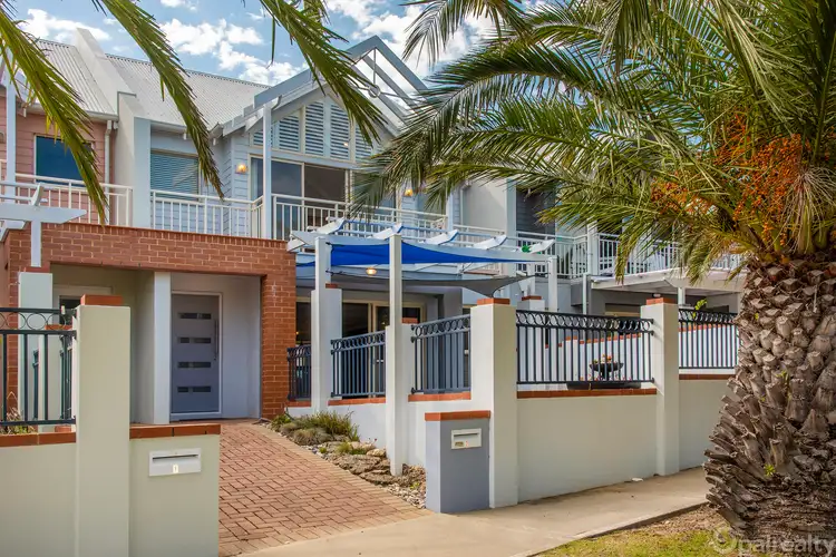 2/2 Albenga Place, Secret Harbour WA 6173