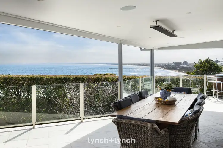 10 Plummer Avenue, Frankston South VIC 3199