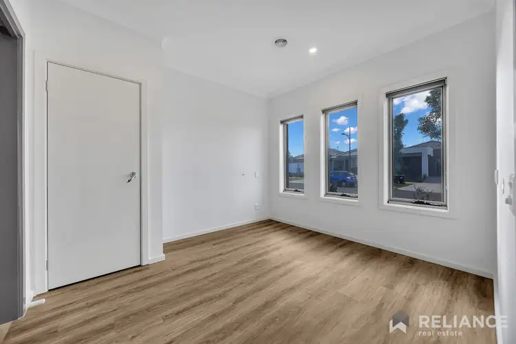 Fifth view of Homely house listing, 8 Octavia Place, Strathtulloh VIC 3338