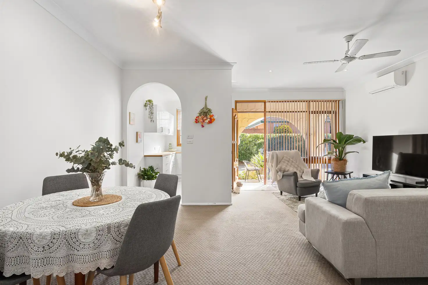Main view of Homely villa listing, 2/11-13 Russell Avenue, Sans Souci NSW 2219