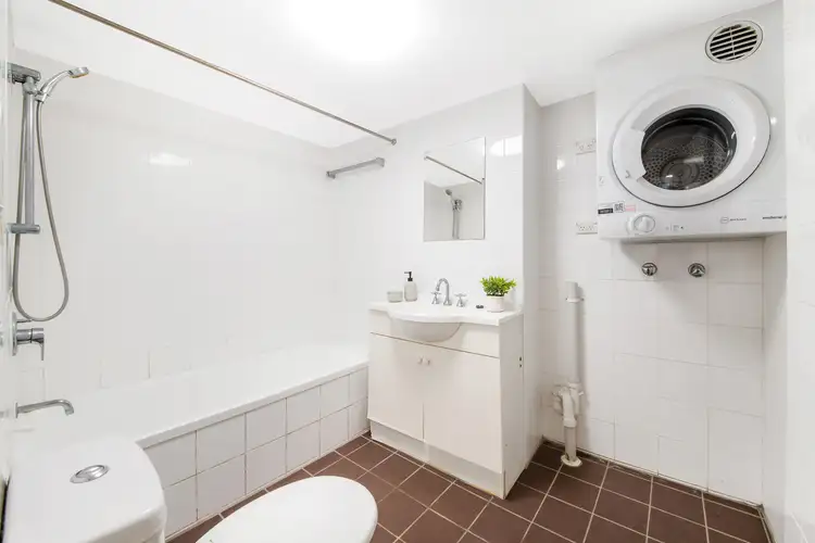 Sixth view of Homely apartment listing, 3a/166 Pacific Highway, North Sydney NSW 2060