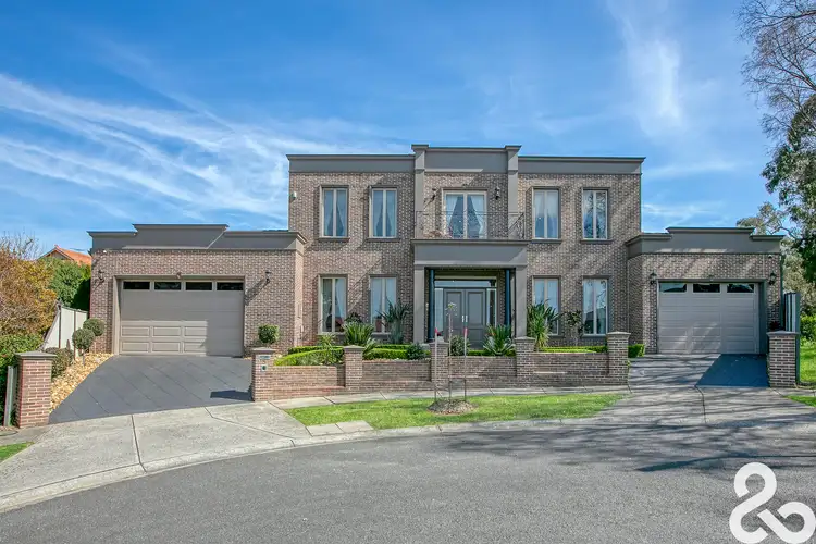 5 Taree Place, Mill Park VIC 3082