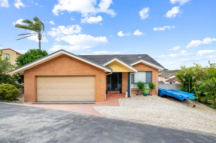 13/2A Bellmount Close