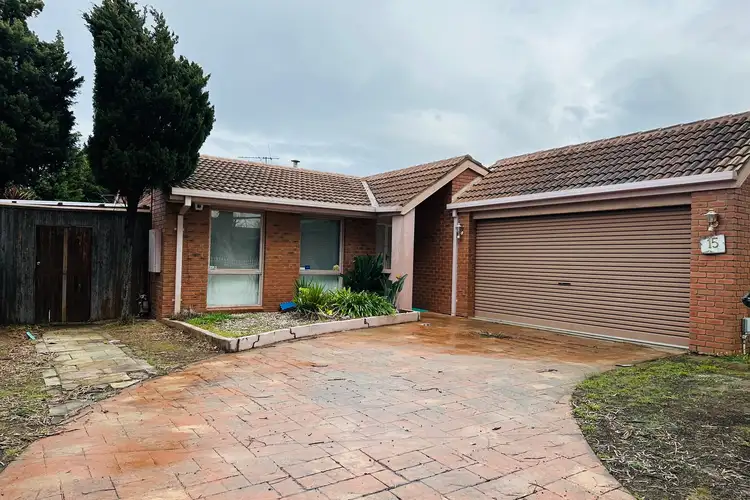 15 Yarcombe Crescent, Craigieburn VIC 3064