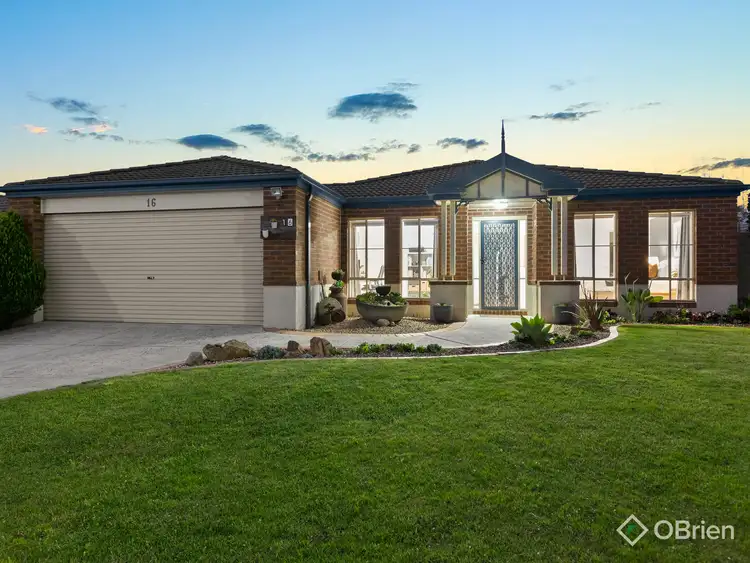 16 Michaelia Close, Cranbourne West VIC 3977