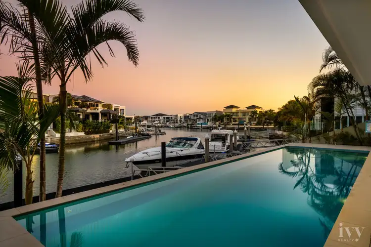 99 The Sovereign Mile, Sovereign Islands QLD 4216