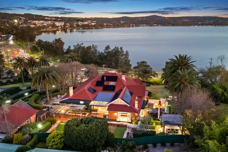374 The Esplanade, Speers Point NSW 2284