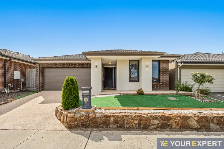 5 Inverloch Avenue, Clyde VIC 3978