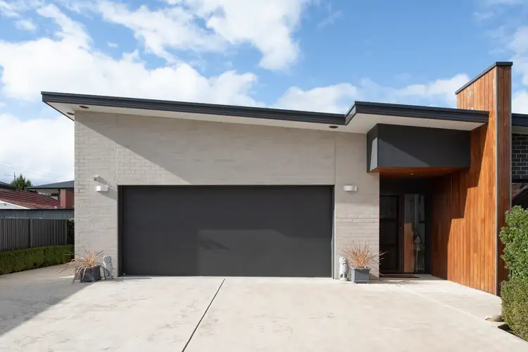 1/4 Binalong Avenue, St Leonards TAS 7250