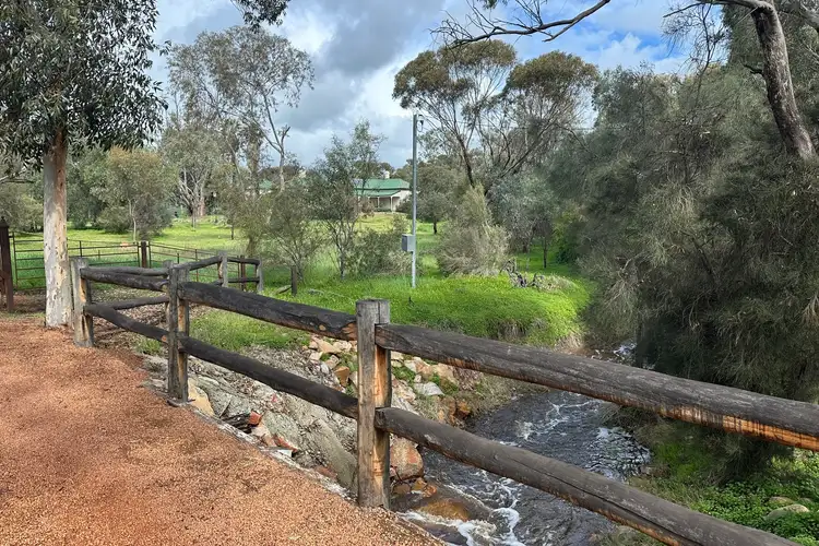 3 Redmile Road, York WA 6302