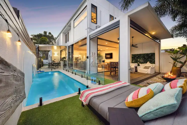 2/14 Russell Street, Coolum Beach QLD 4573