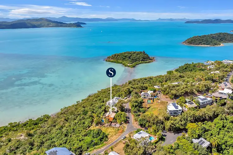 15 Passage Avenue, Shute Harbour QLD 4802