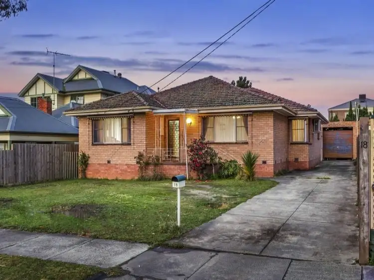 18 Saxton Street, Box Hill North VIC 3129