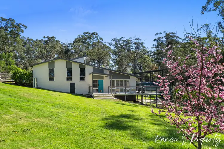 8 Bushland Place