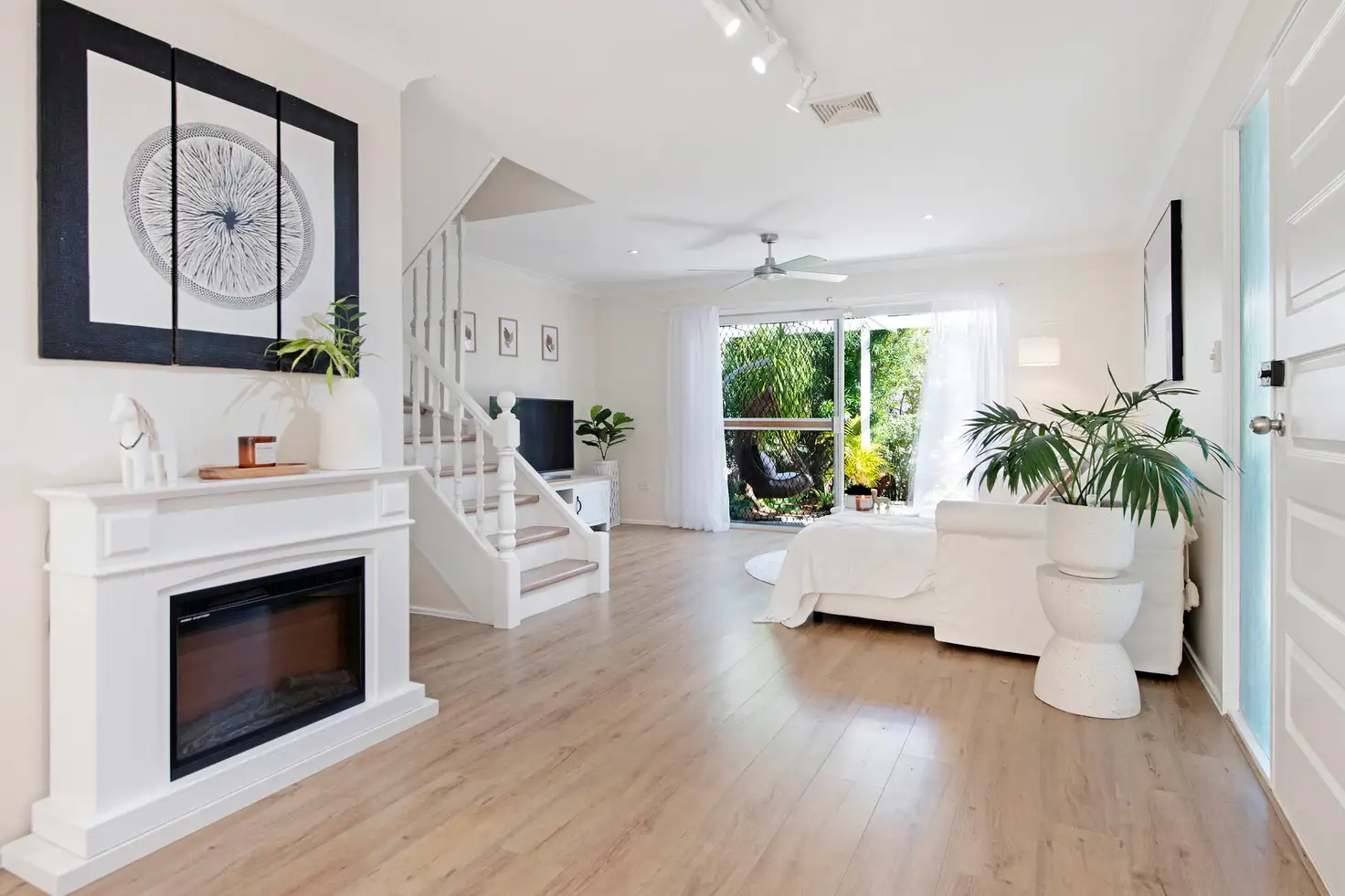 Main view of Homely semi-detached listing, 1/5 Lindal Street, Ashmore QLD 4214