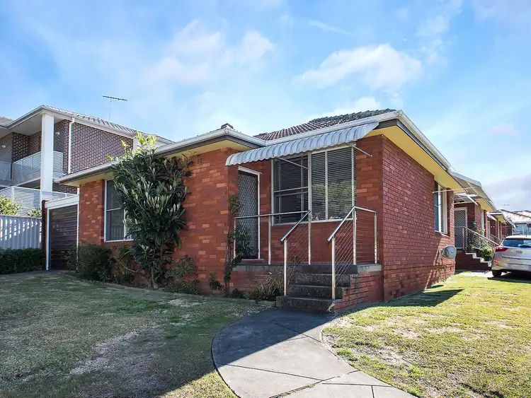 1/16 Gladstone Street