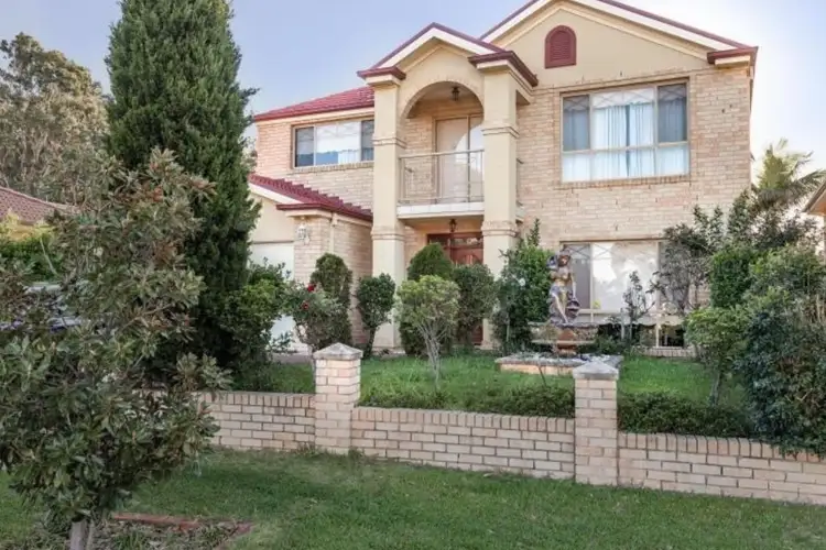 11 Rebellion Circuit, Beaumont Hills NSW 2155