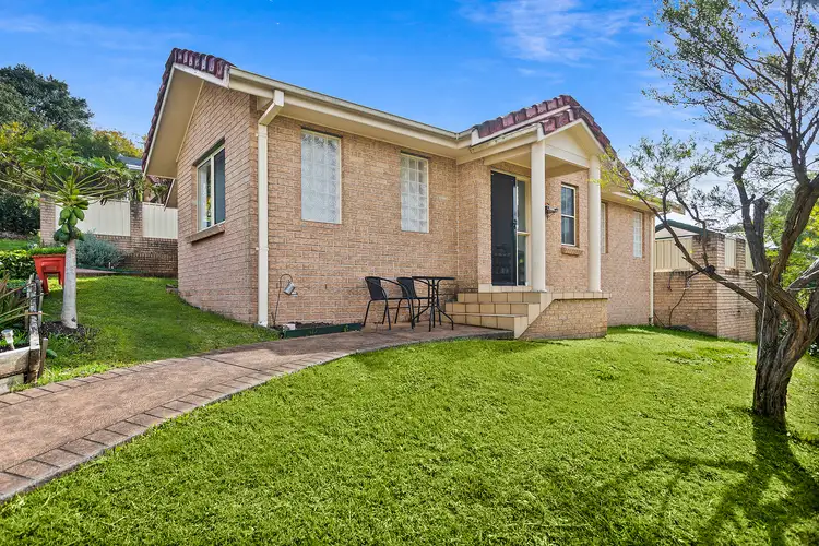 2/140 Waples Road, Farmborough Heights NSW 2526
