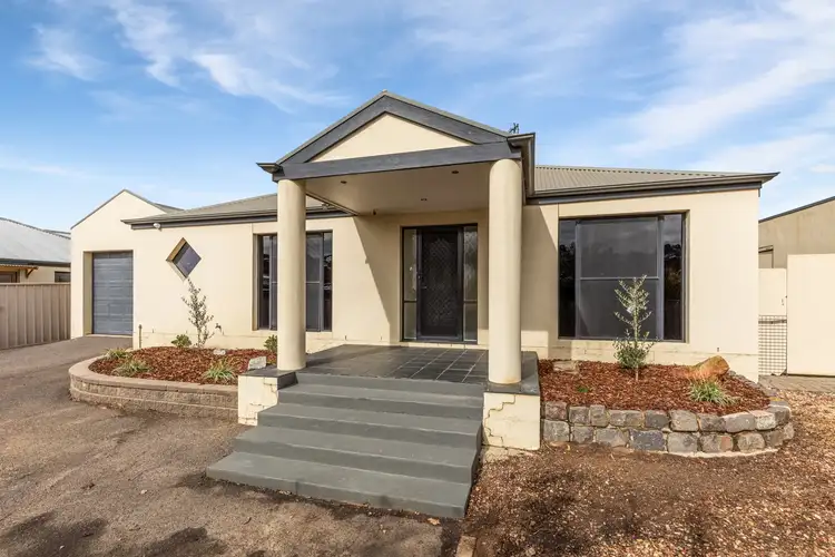 2/6 Magazine Boulevard, Golden Square VIC 3555