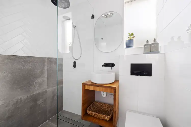 Fifth view of Homely unit listing, 9/98 Howard Avenue, Dee Why NSW 2099