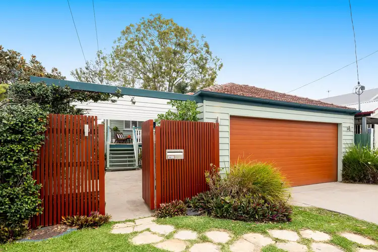 61 Stella Street, Holland Park QLD 4121