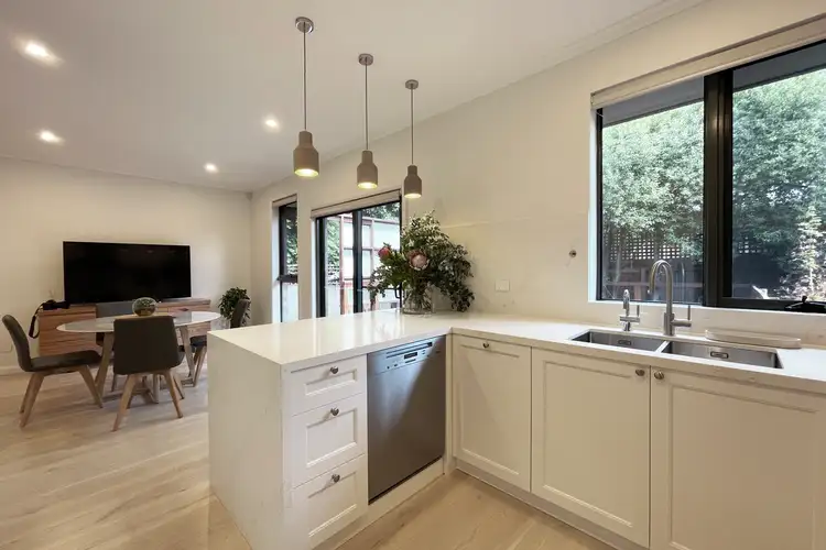 1/10 Pine Street