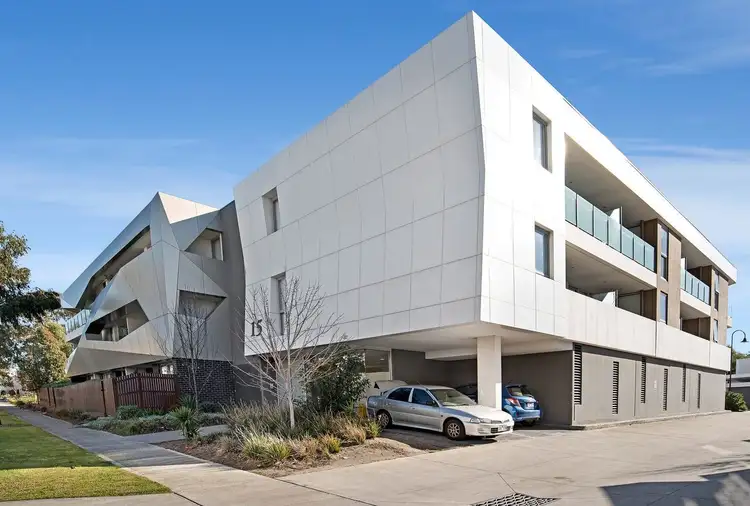 13/15 Eucalyptus Drive, Maidstone VIC 3012