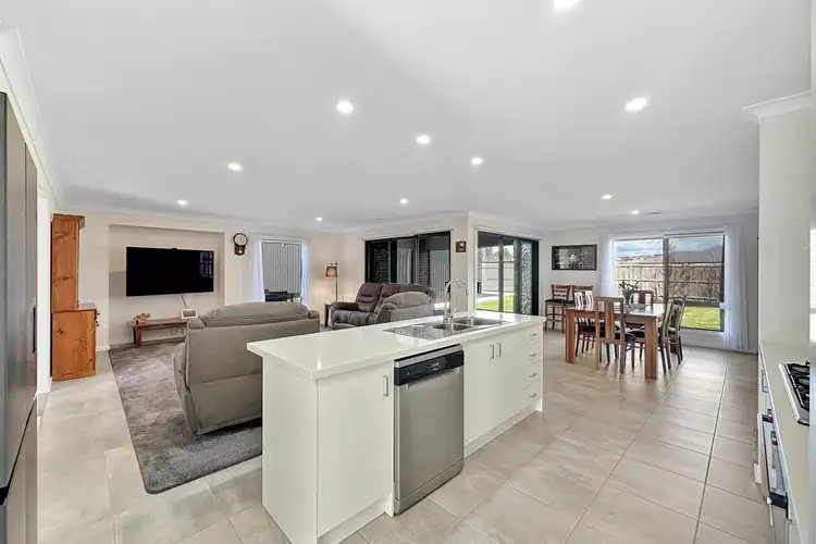 Sixth view of Homely house listing, 44 Paramount Drive, Warragul VIC 3820