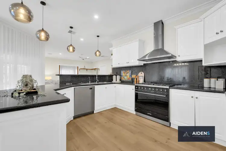 24 Thomson Way, Taylors Hill VIC 3037