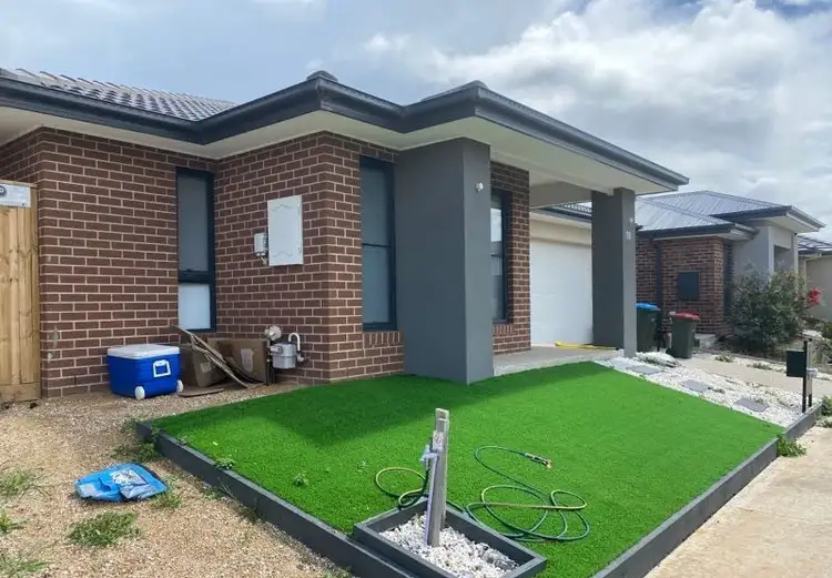 10 Brentham Crescent, Werribee VIC 3030