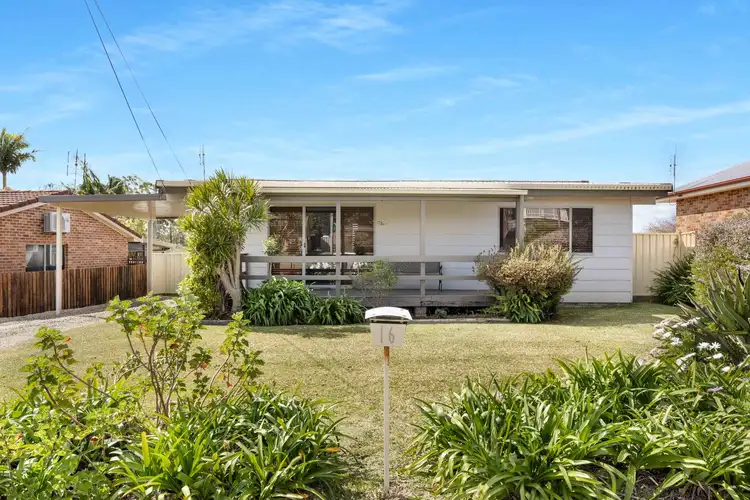 16 Tradewinds Avenue, Sussex Inlet NSW 2540