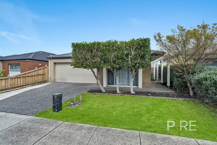 18 Naas Road, Clyde North VIC 3978
