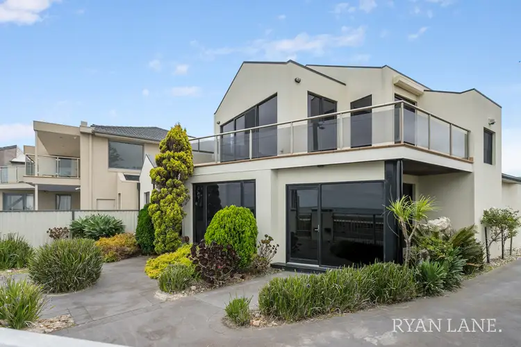 1/227 Esplanade, Altona VIC 3018